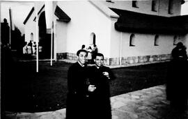 Retrato de Rômulo Vaz e seu formador Padre João no Mosteiro da Santa Cruz em Anápolis (GO)