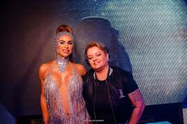 Retrato de Bárbara Bombom e DJ Laurize em festa de aniversário de Bárbara Bombom