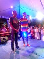 Adriano Ferreto e Zander Fábio no palco do Ball de Todas as Cores, segunda edição, no Beco da Codorna