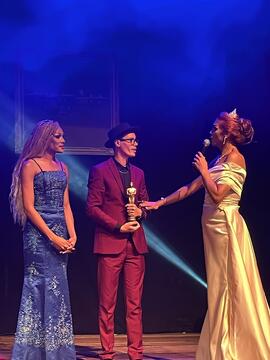 Ravenna Veracity, Adriano Ferreto e Camilla Miss no palco do 'Oscar LGBT' no Teatro Goiânia Ouro