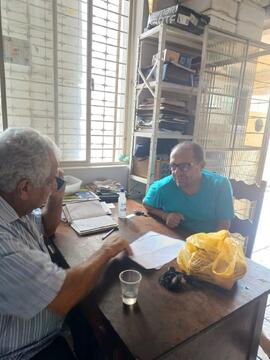 Rômulo Vaz conversa com Tio Cleobaldo da Associação Tio Cleobaldo, primeiro parceiro do trabalho da Condessa Valéria Vaz com pessoas em situação de rua.