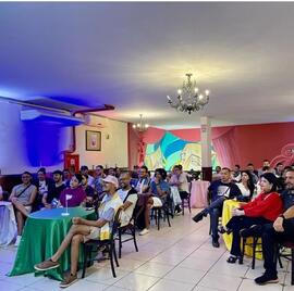 Público assiste oficina 'Maquiagem Pele Negra' no Teatro Goiânia Ouro