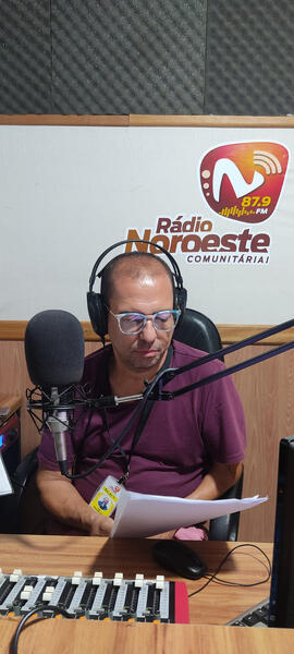 Rômulo Vaz apresenta programa 'Convescote' da rádio Noroeste em Goiânia